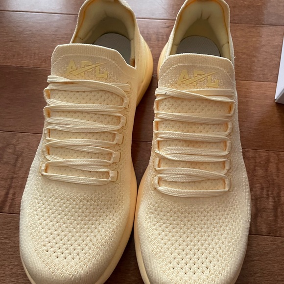 VEUC- APL women’s techloom breeze size 8 - Picture 5 of 6